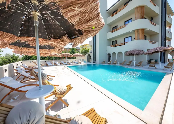 Emara Boutique Otel Kavalye