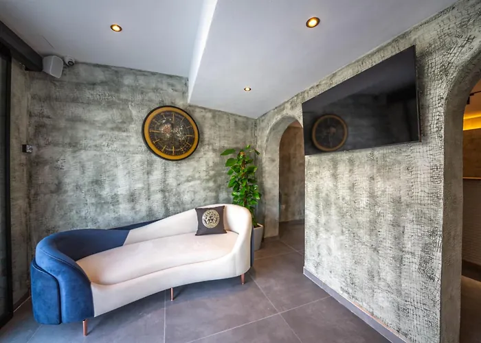 Emara Boutique Kavalye
