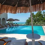 Emara Boutique Hotel 4*